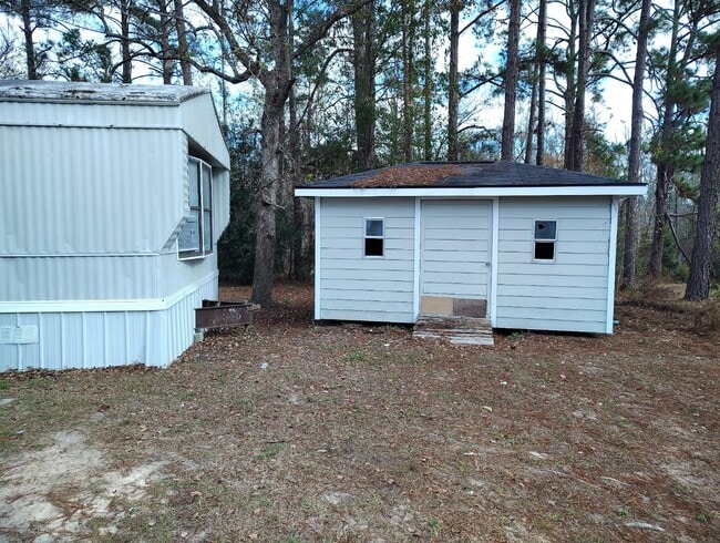 6538 Hacklebarney Dr in Blackshear, GA - Building Photo - Building Photo