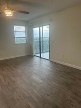 2240 N Cypress Bend Dr in Pompano Beach, FL - Building Photo - Building Photo