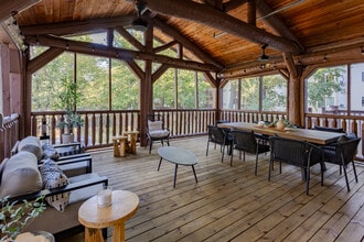 Birchwood Apartments in Maple Grove, MN - Foto de edificio - Building Photo