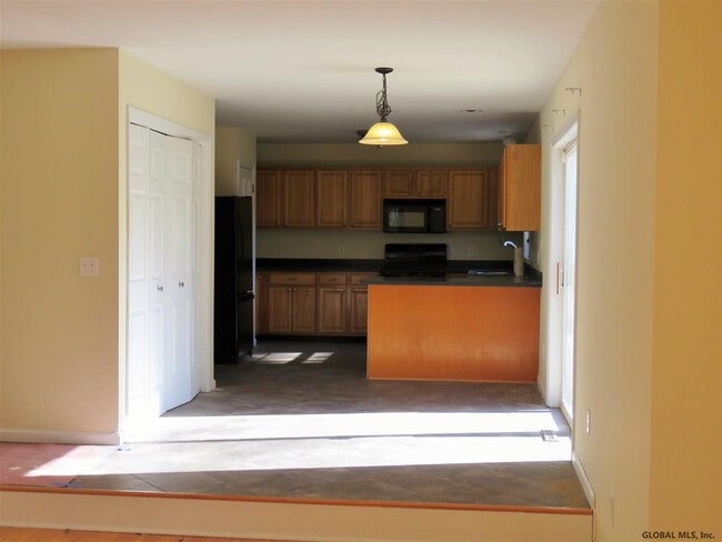 656 Stark Terrace in Ballston Spa, NY - Building Photo - Building Photo
