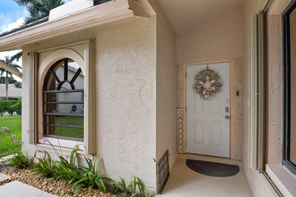 10828 Stafford Cir N in Boynton Beach, FL - Foto de edificio - Building Photo
