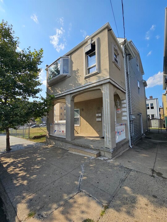 218 Hopkins Ave in Jersey City, NJ - Building Photo