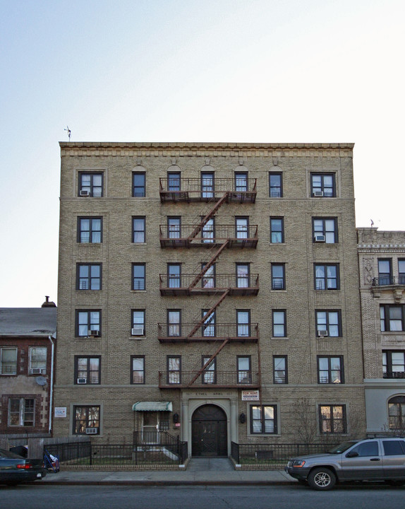 967 Ocean Ave in Brooklyn, NY - Building Photo