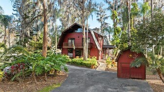 19220 Lake Allen Rd in Lutz, FL - Building Photo