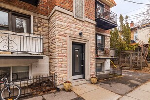 2265 Gilford St in Montréal, QC - Building Photo