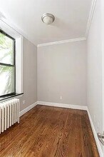 326 E 35th St in New York, NY - Building Photo - Building Photo