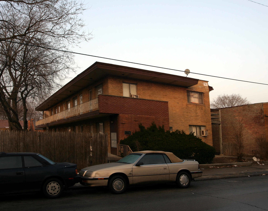 6732-6736 N California Ave in Chicago, IL - Building Photo