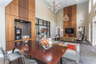 Oaks at Sugarloaf in Lawrenceville, GA - Building Photo - Interior Photo