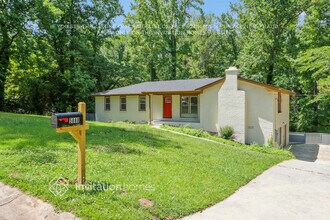 5888 Simone Dr in Stone Mountain, GA - Foto de edificio - Building Photo