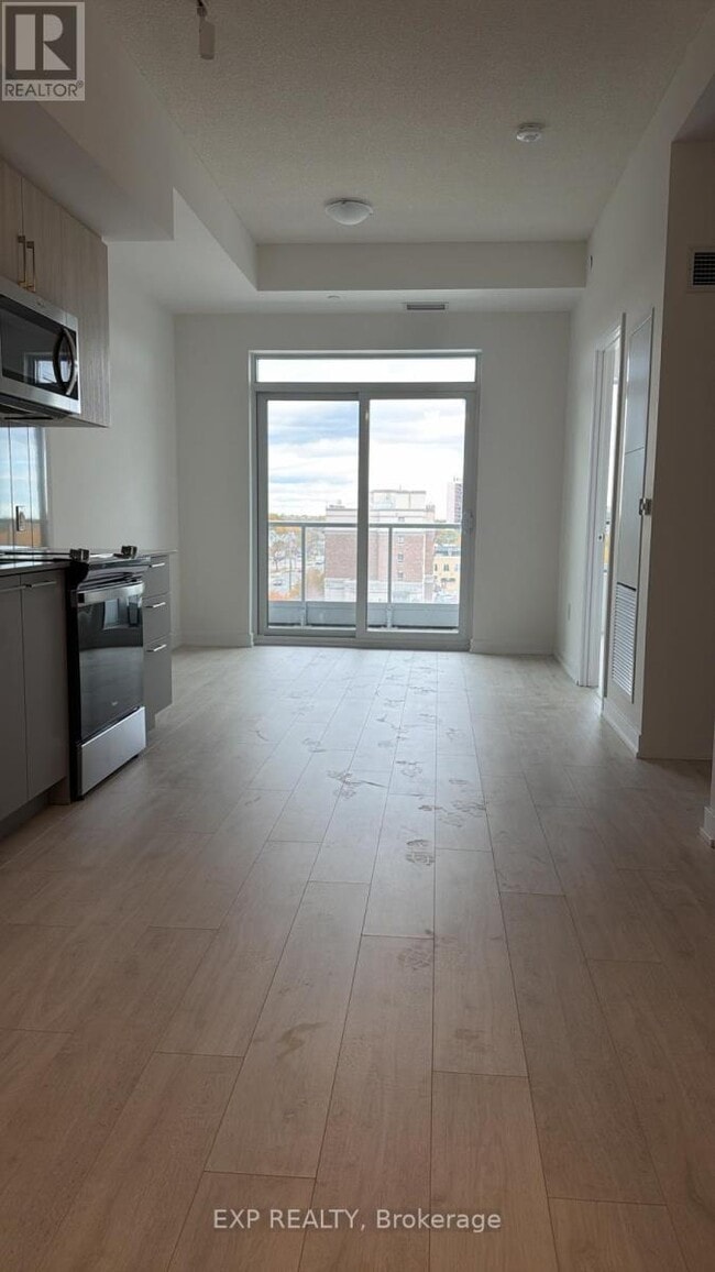 500 Plains Rd E in Burlington, ON - Building Photo - Building Photo