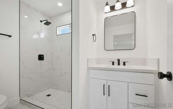 2537 Davis Ave in Carlsbad, CA - Building Photo - Building Photo