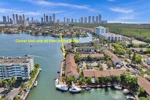 2725 NE 165th St in North Miami Beach, FL - Building Photo