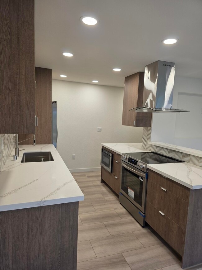 4100 Lake Washington Blvd N in Renton, WA - Foto de edificio - Building Photo