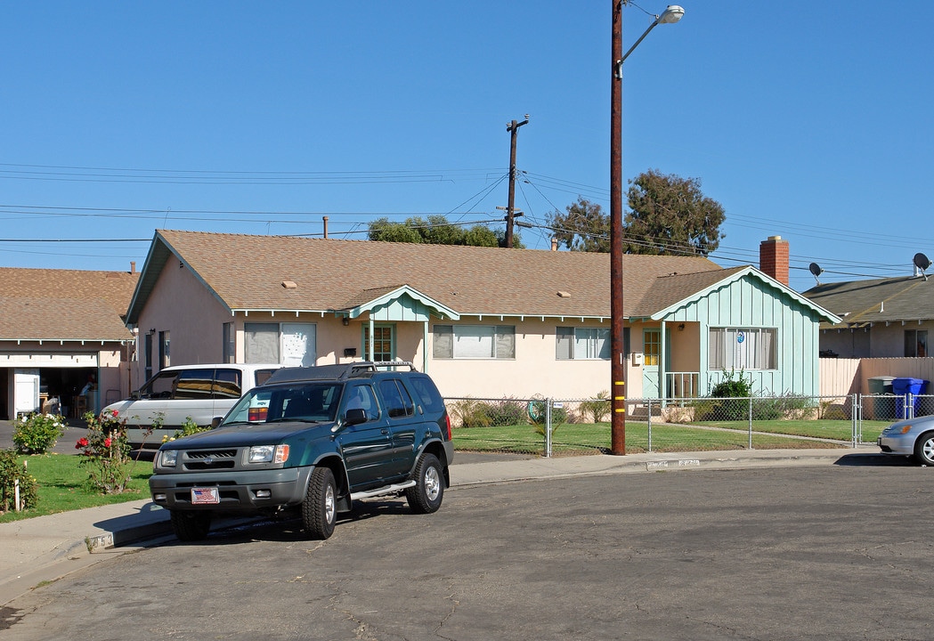 871-873 Joyce Dr in Port Hueneme, CA - Building Photo