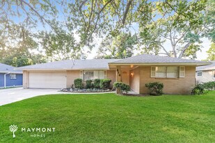 614 Elmore St in League City, TX - Building Photo