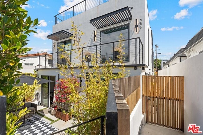 property at 656 California Ave