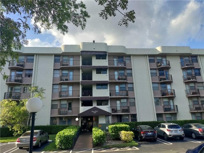 property at 2701 Riverside Dr
