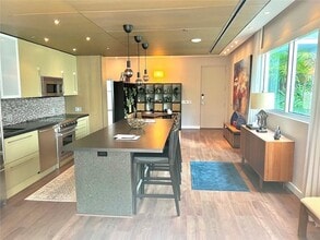 Montclair Lofts in Miami Beach, FL - Foto de edificio - Building Photo