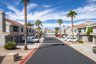 Venetian Condominium Homes in Scottsdale, AZ - Building Photo - Building Photo