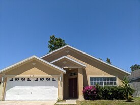 246 Queen Mary Dr in Davenport, FL - Building Photo