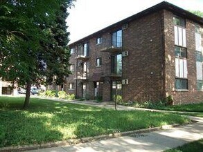 1030 SOUTH DUNLOP in Forest Park, IL - Building Photo - Building Photo