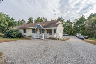 813 1st NH Turnpike in Northwood, NH - Building Photo - Building Photo