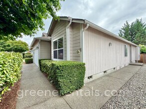 2406 Boulevard Heights Loop SE in Olympia, WA - Building Photo - Building Photo
