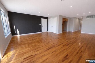 231 N 12th St in Newark, NJ - Building Photo - Building Photo