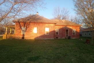 151 E Main St in Goodman, MO - Building Photo - Building Photo