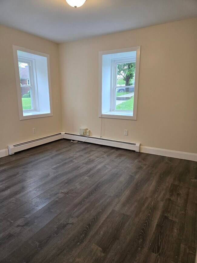 242 Westminster Pl in Lodi, NJ - Building Photo - Building Photo