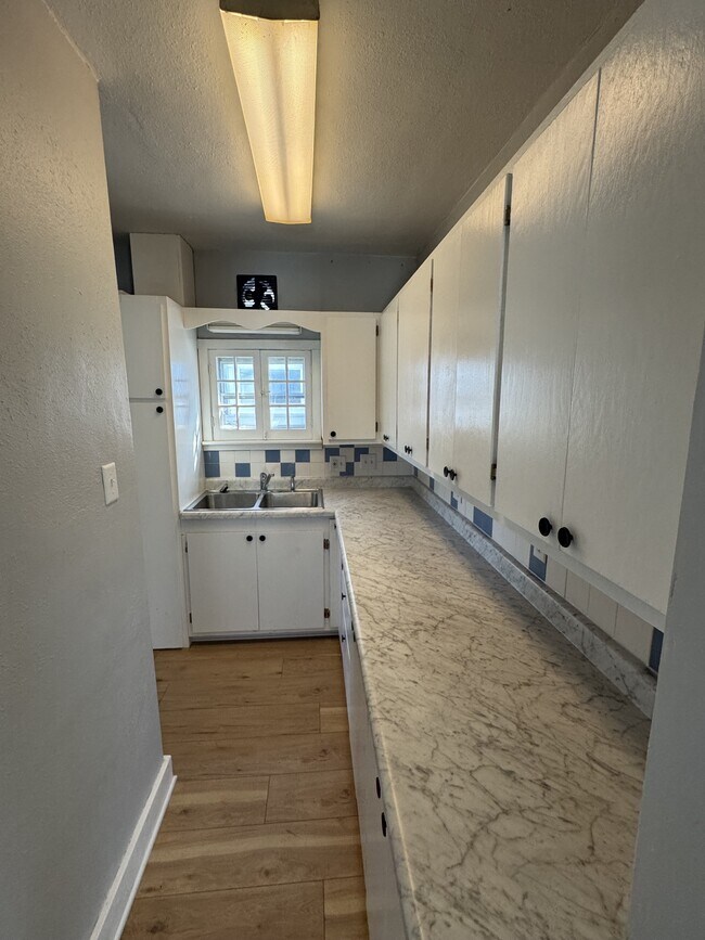 property at 727 Dundee Ave