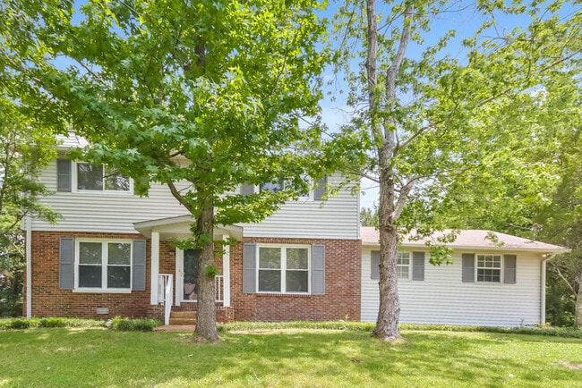 property at 265 Clearlake Dr W