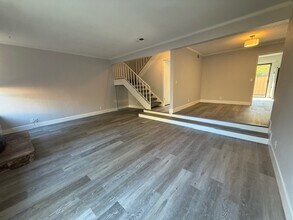 21 Larkspur Ln in Novato, CA - Building Photo - Building Photo