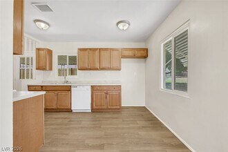 625 National St in Henderson, NV - Building Photo - Building Photo