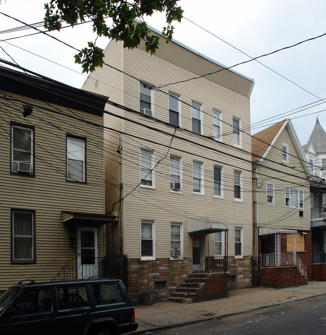 47 Hawkins St in Newark, NJ - Foto de edificio - Building Photo