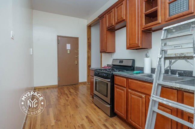 740 Empire Blvd, Unit 6A in Brooklyn, NY - Building Photo - Building Photo
