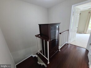 7420 Houndsbury Ct in Alexandria, VA - Building Photo - Building Photo