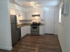 1417 29th St in Niceville, FL - Foto de edificio - Building Photo