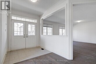 496 Skinner Rd in Hamilton, ON - Building Photo - Building Photo