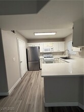 4555 E Sahara Ave in Las Vegas, NV - Building Photo - Building Photo