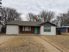 4016 32nd St in Lubbock, TX - Building Photo