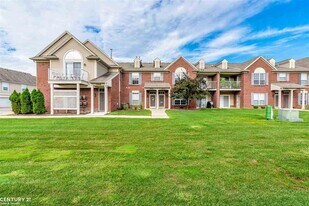 29940 Heritage Pkwy in Warren, MI - Building Photo