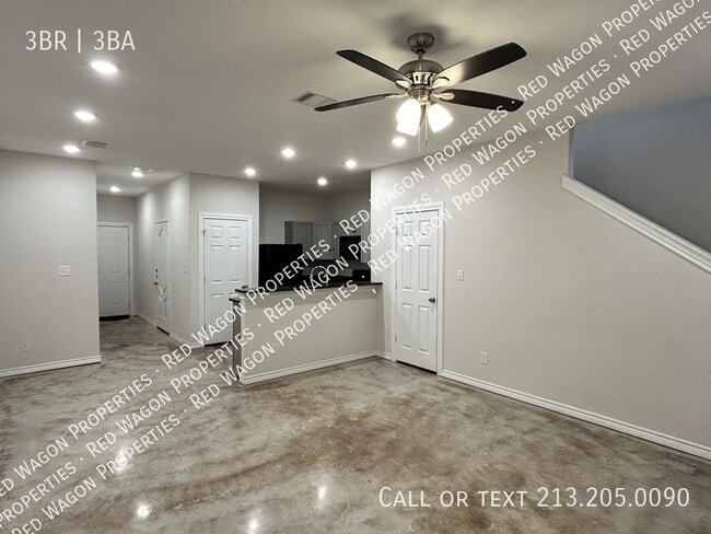 6926 Crestway Rd in San Antonio, TX - Building Photo - Building Photo