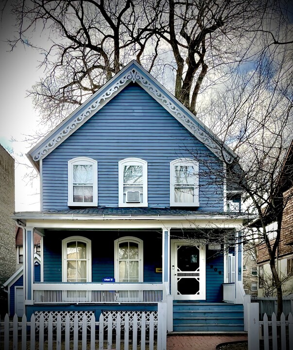 1906 Orrington Ave in Evanston, IL - Building Photo