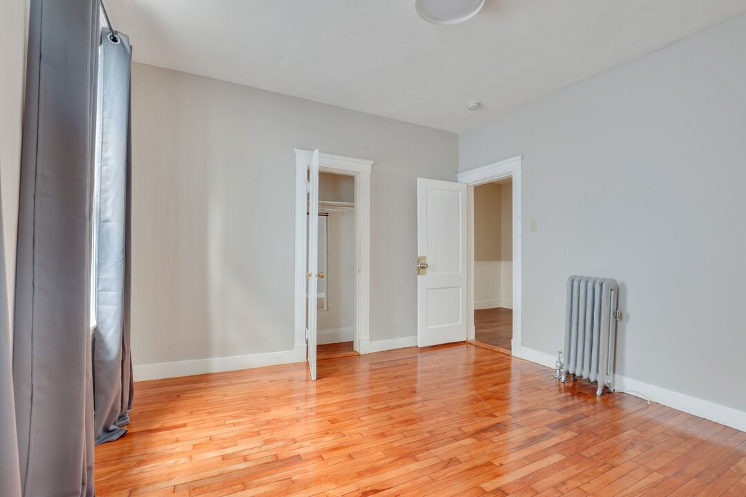 61 Lithgow St-Unit -B in Boston, MA - Foto de edificio