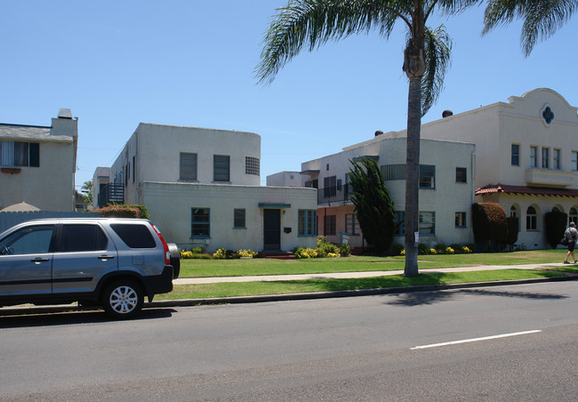 525 Orange Ave in Coronado, CA - Building Photo - Building Photo