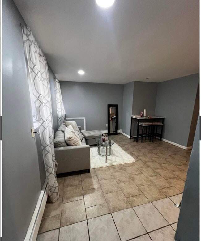 40 Myrtle Ave, Unit Lower Level