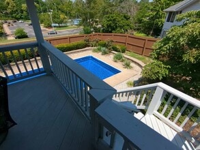 8 Parkrose Ct in Ballwin, MO - Building Photo - Building Photo