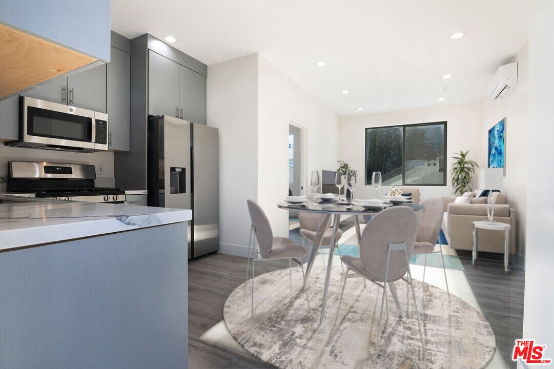 1327 23rd St, Unit B2 in Santa Monica, CA - Building Photo