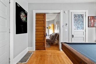 2623 S Howell Ave, Unit 2623 in Milwaukee, WI - Foto de edificio - Building Photo